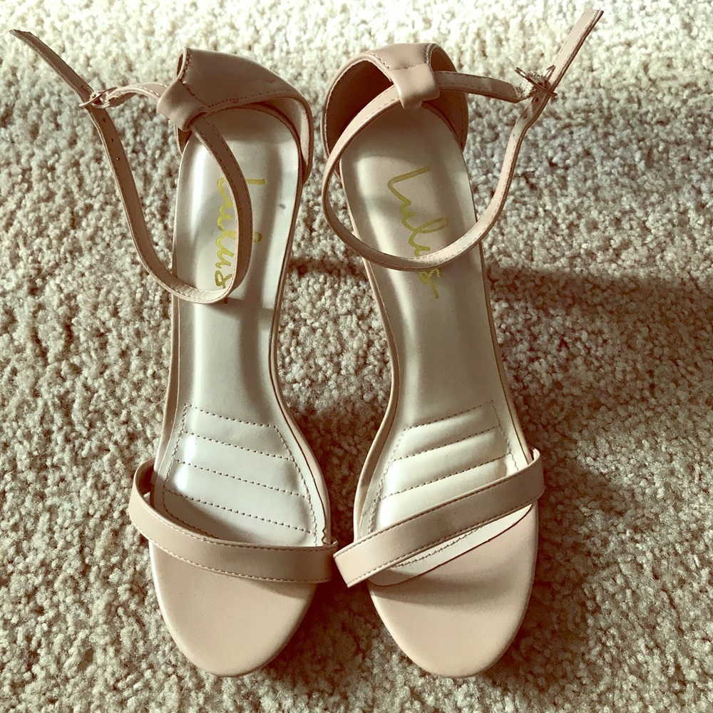 Lulu’s Nude heels size 9